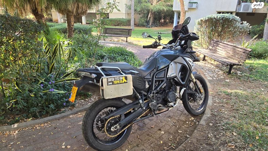 ב.מ.וו F800GS