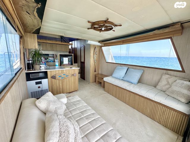 יאכטות - סירות מנוע