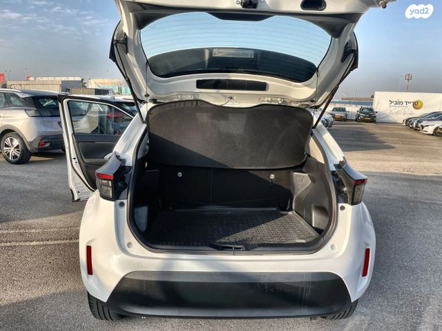 טויוטה יאריס קרוס