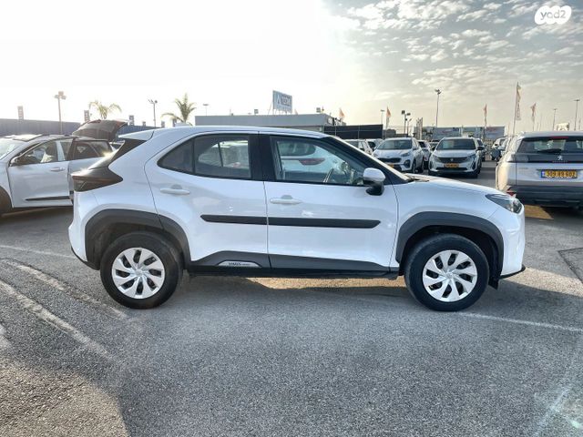 טויוטה יאריס קרוס