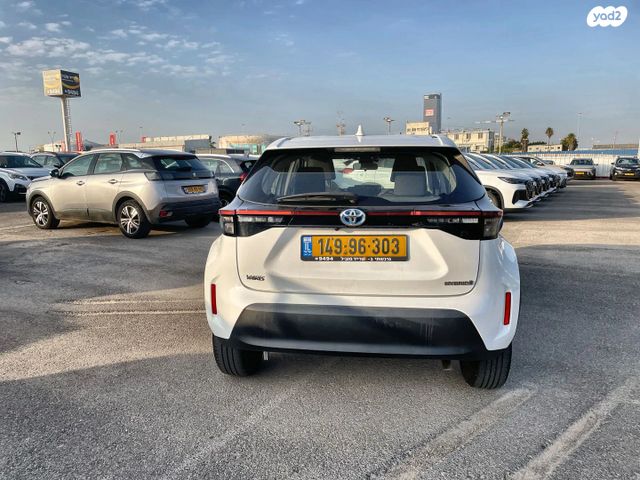 טויוטה יאריס קרוס