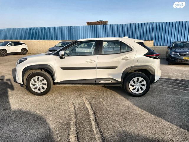 טויוטה יאריס קרוס