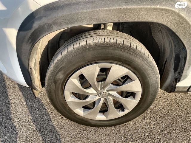 טויוטה יאריס קרוס