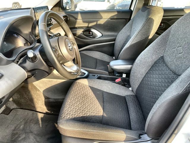 טויוטה יאריס קרוס