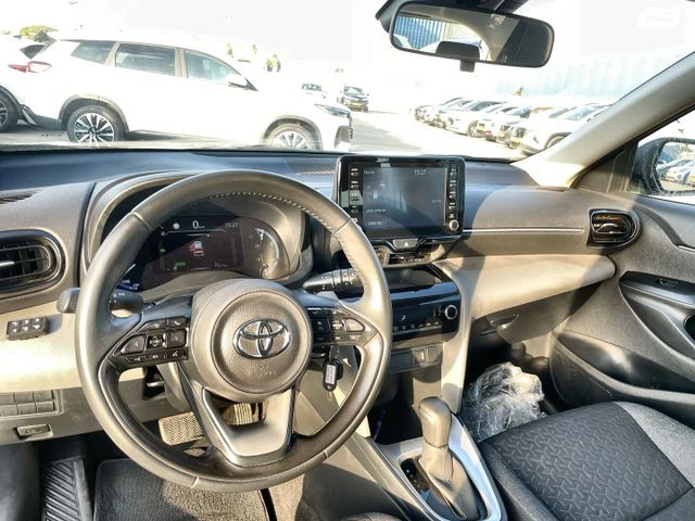 טויוטה יאריס קרוס