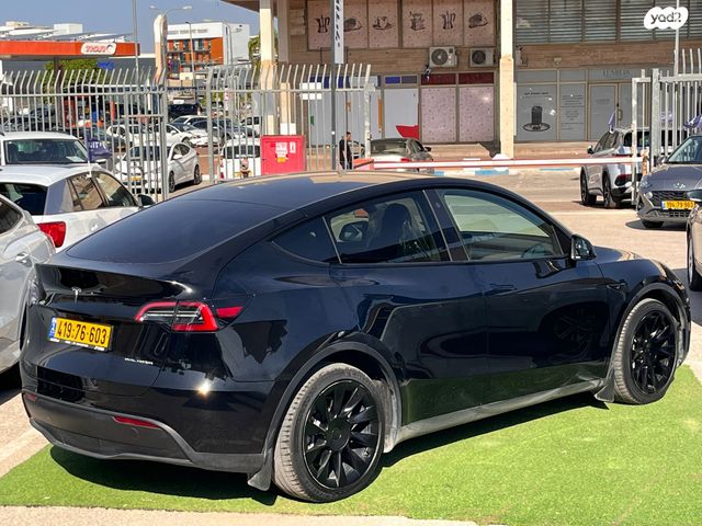 מודעת רכב טסלה מודל Y