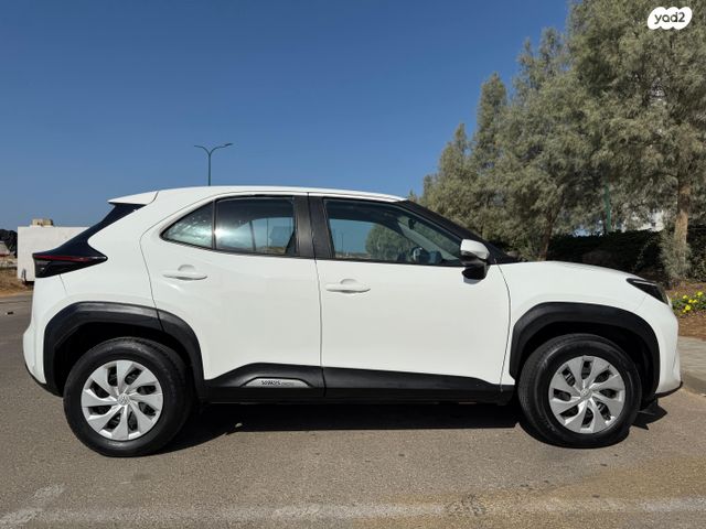 טויוטה יאריס קרוס