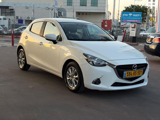 מודעת רכב מאזדה 2