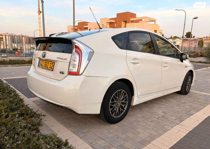 טויוטה פריוס