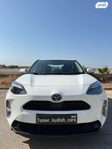 מודעת רכב טויוטה יאריס קרוס