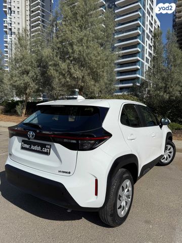 טויוטה יאריס קרוס