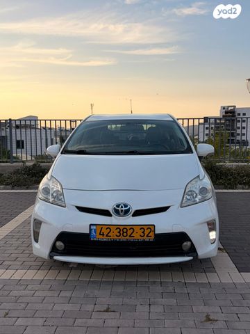 טויוטה פריוס