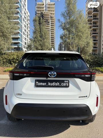 טויוטה יאריס קרוס