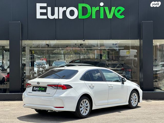 טויוטה קורולה