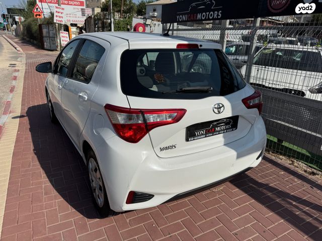 טויוטה יאריס