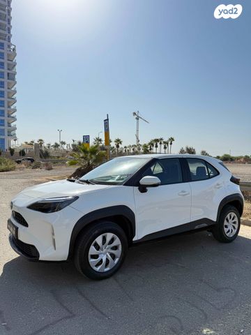 טויוטה יאריס קרוס