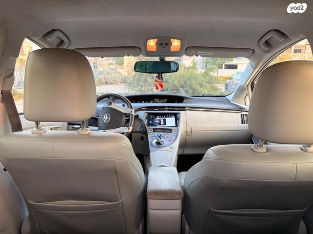 טויוטה פריוס