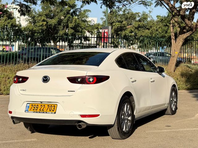 מאזדה 3