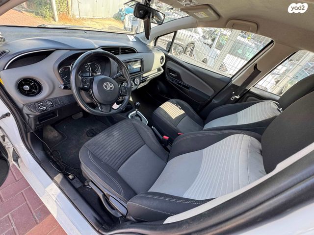 טויוטה יאריס