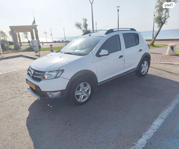 מודעת רכב דאצ'יה סנדרו Stepway