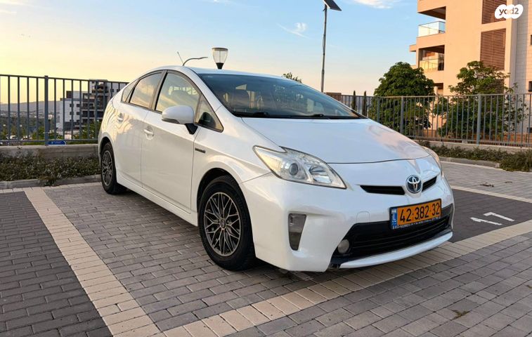 מודעת רכב טויוטה פריוס