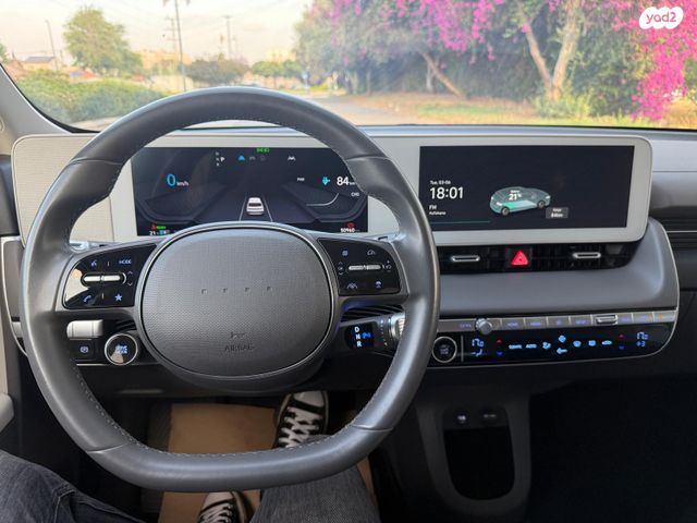 יונדאי איוניק 5