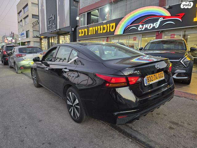 ניסאן אלטימה