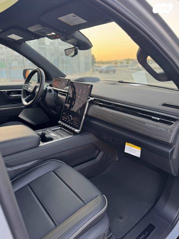 ג'י.אם.סי סיירה EV  