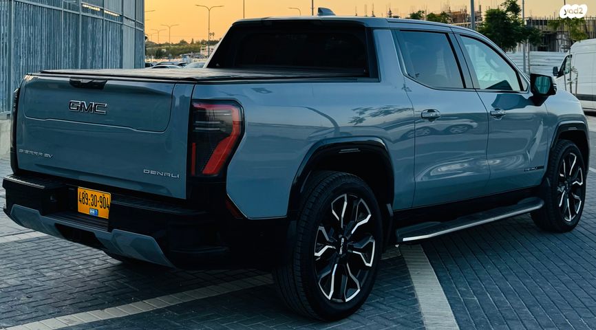 ג'י.אם.סי סיירה EV  