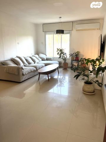 מבוא ערמון 5