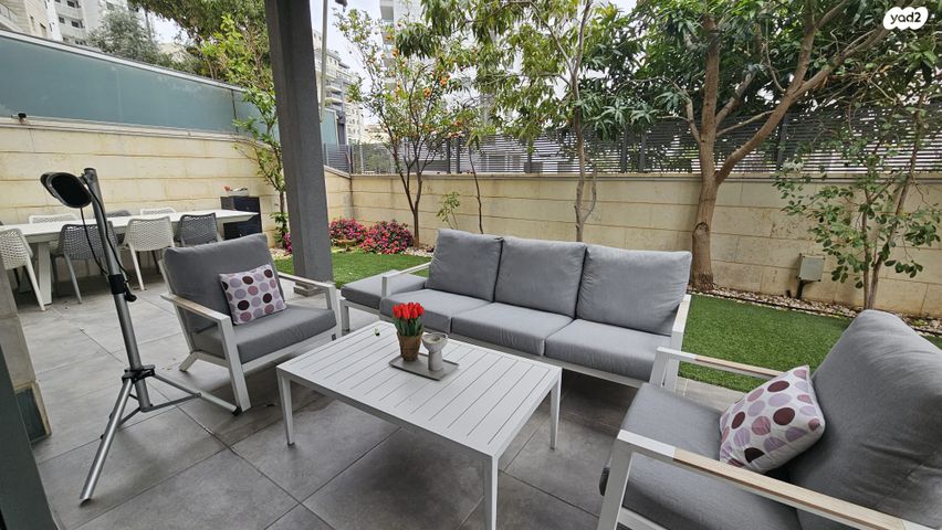 דופלקס, סמיר משה נקאש 8, כפר גנים ג, פתח תקווה