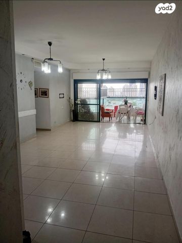 דירה, הרב מיימון 21, באבוב, בת ים