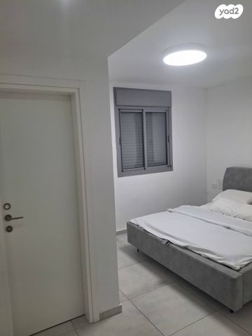 דירה, הקהילה 26, בצוותא, חריש