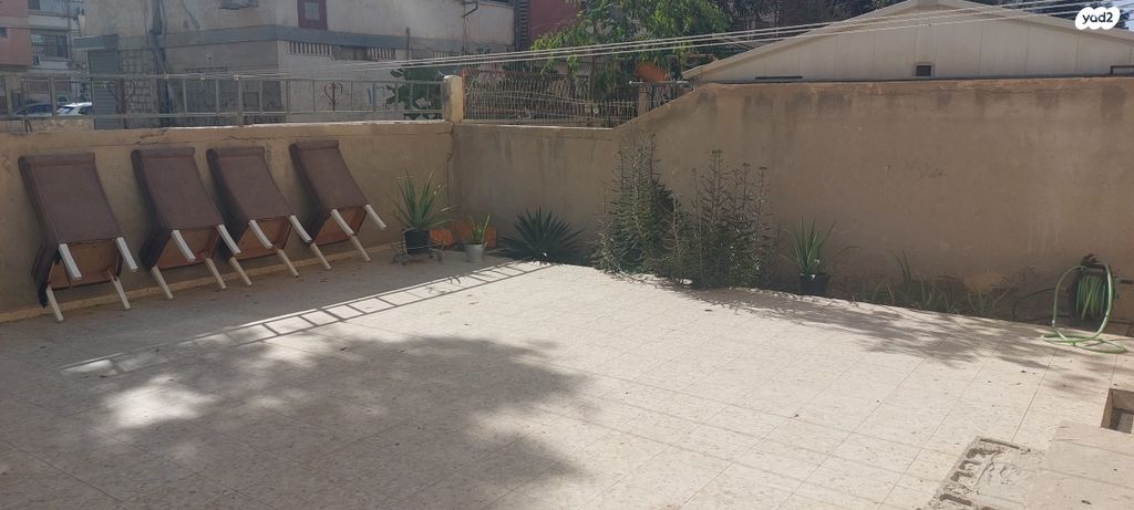 דירת גן, שדרות יגאל אלון 502, גיורא יוספטל, דימונה