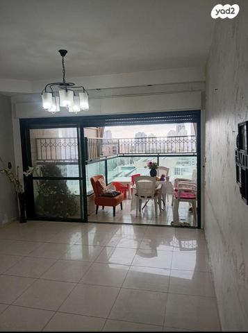 דירה, הרב מיימון 21, באבוב, בת ים