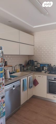 דירת גן, שדרות יגאל אלון 502, גיורא יוספטל, דימונה