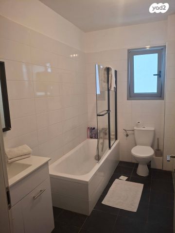 דירה, הקהילה 26, בצוותא, חריש