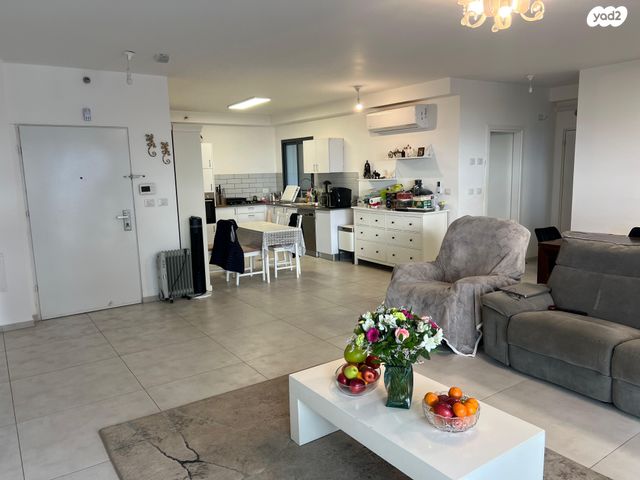 דירה, דולפין 2, גלי כרמל, טירת כרמל