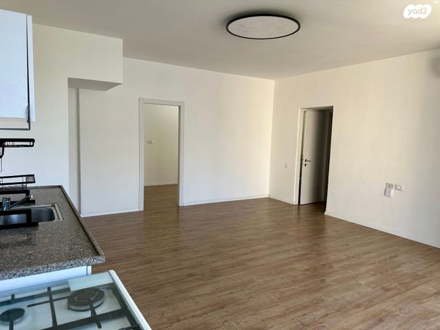 דירה, קליי 12, הצפון החדש - כיכר המדינה, תל אביב יפו