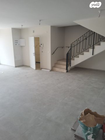 גג/ פנטהאוז, רבי חנינא 24, נתיבות ישראל / רמת בית שמש ד-4, בית שמש