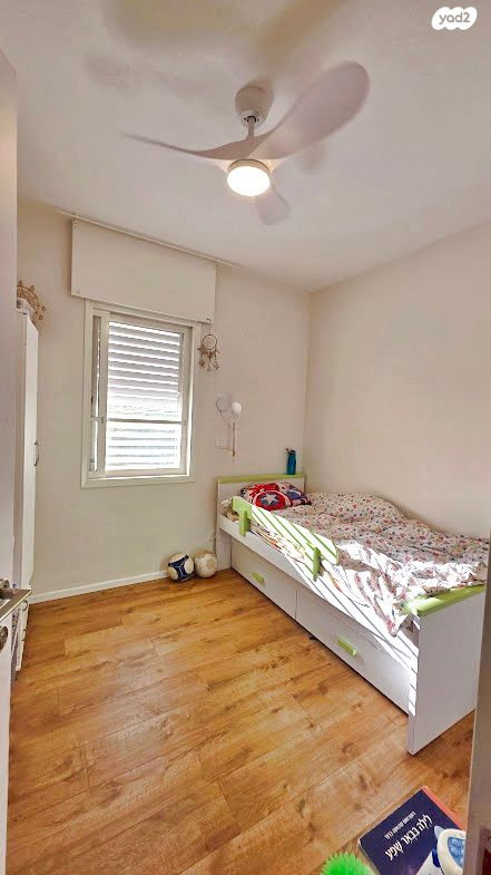 דו משפחתי, רמת השופט