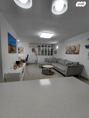 דירה, משה שרת 13, קרית שרת מזרח, חולון