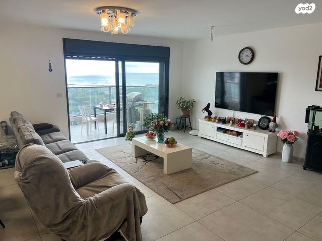 דירה, דולפין 2, גלי כרמל, טירת כרמל