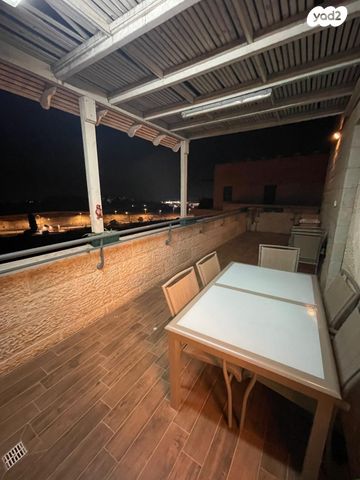 גג/ פנטהאוז, פרופ' יעקב פולוצקי 27, גילה, ירושלים