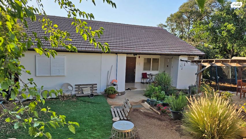 דו משפחתי, רמת השופט