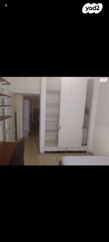 שדרות ג'יימס דה רוטשילד 27