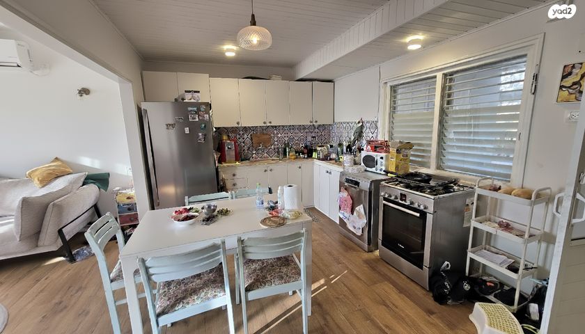 דו משפחתי, רמת השופט