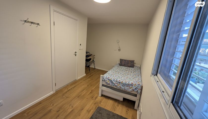 דו משפחתי, רמת השופט