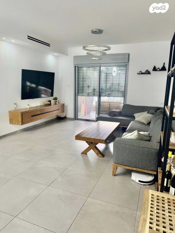 אפרים שריר 31