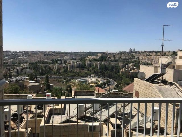 דירה, עולי הגרדום 12, ארמון הנציב, תלפיות מזרח, ירושלים